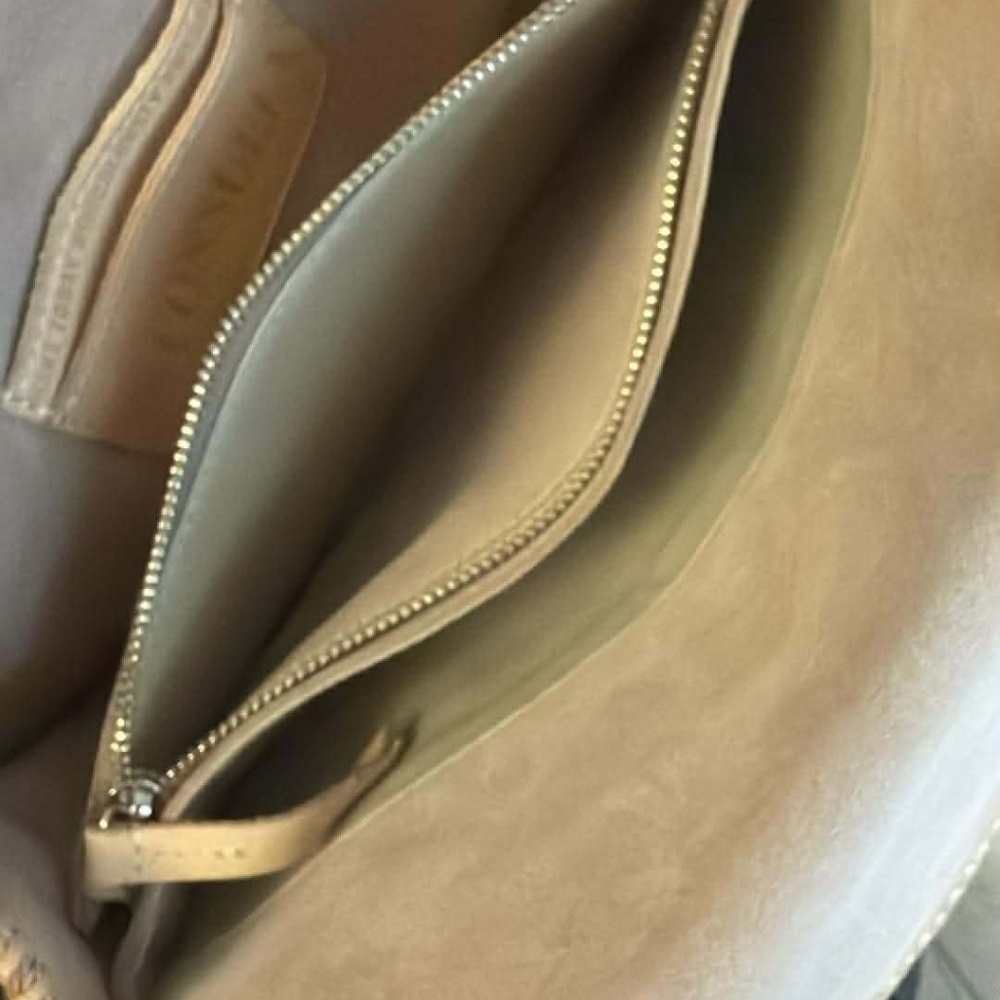 Almost new Consuela IRIS Chrissy style crossbody bag - Picture 6 of 8